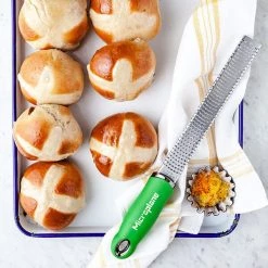 Microplane Premium Classic Series Zester / Grater Green 8 Microplane Premium Classic Series Zester / Grater Green -KITCHEN GADGETS Store 0946720 Microplane Premium Classic Series Zester Grater Green 600px 2 1