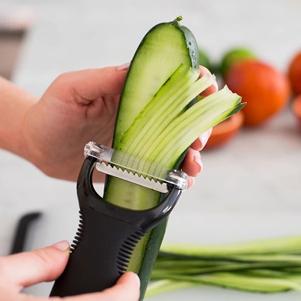 OXO Good Grips Julienne Peeler 3 OXO Good Grips Julienne Peeler - Image 3