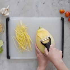 OXO Good Grips Julienne Peeler 9 OXO Good Grips Julienne Peeler -KITCHEN GADGETS Store 1054751V4UK OXO Good Grips Julienne Peeler 3