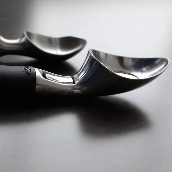OXO Good Grips Beak Ice Cream Scoop 5 OXO Good Grips Beak Ice Cream Scoop - Image 5