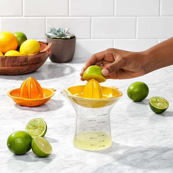 OXO Good Grips 2-In-1 Citrus Juicer 5 OXO Good Grips 2-In-1 Citrus Juicer - Image 5