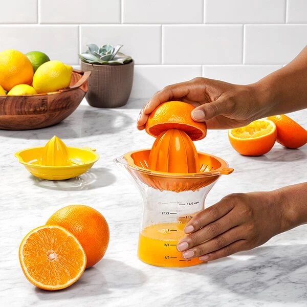 OXO Good Grips 2-In-1 Citrus Juicer 6 OXO Good Grips 2-In-1 Citrus Juicer - Image 6