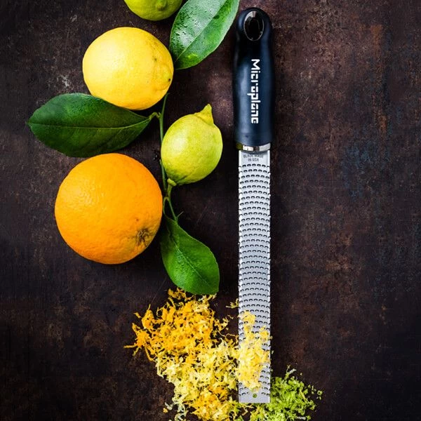 Microplane Premium Classic Series Zester / Grater Black 2 Microplane Premium Classic Series Zester / Grater Black - Image 2