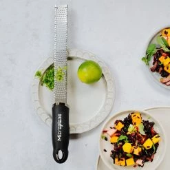 Microplane Premium Classic Series Zester / Grater Black 9 Microplane Premium Classic Series Zester / Grater Black -KITCHEN GADGETS Store 46020 Microplane Premium Classic Series Zester Black New 3
