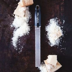 Microplane Premium Classic Series Zester / Grater Black 10 Microplane Premium Classic Series Zester / Grater Black -KITCHEN GADGETS Store 46020 Microplane Premium Classic Series Zester Black New 4