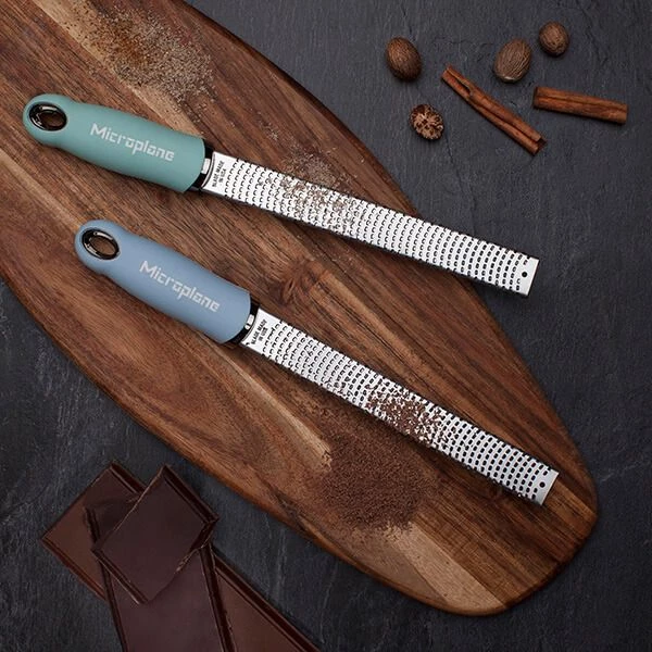 Microplane Premium Classic Series Zester / Grater Retro Green 3 Microplane Premium Classic Series Zester / Grater Retro Green - Image 3