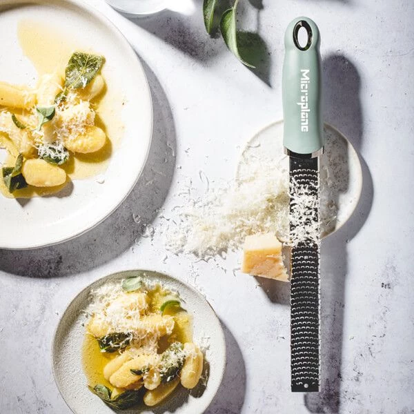 Microplane Premium Classic Series Zester/Grater Eucalyptus Green 6 Microplane Premium Classic Series Zester/Grater Eucalyptus Green - Image 6