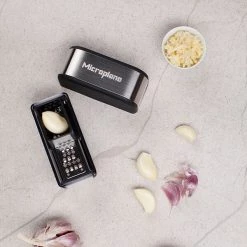 Microplane Stainless Steel Garlic Cutter -KITCHEN GADGETS Store 48914 Microplane Garlic Cutter 600px 2