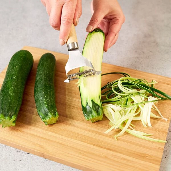 Culinare Naturals Julienne Peeler 4 Culinare Naturals Julienne Peeler - Image 4