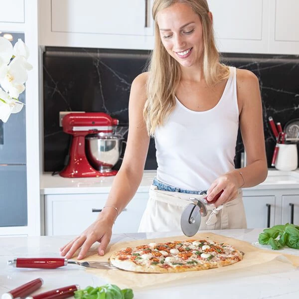 KitchenAid Stainless Steel Pizza Cutter And Slicer Empire Red 5 KitchenAid Stainless Steel Pizza Cutter And Slicer Empire Red - Image 5