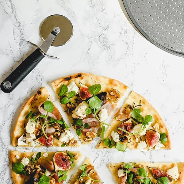 MasterClass Soft Grip Stainless Steel Pizza Cutter 2 MasterClass Soft Grip Stainless Steel Pizza Cutter - Image 2